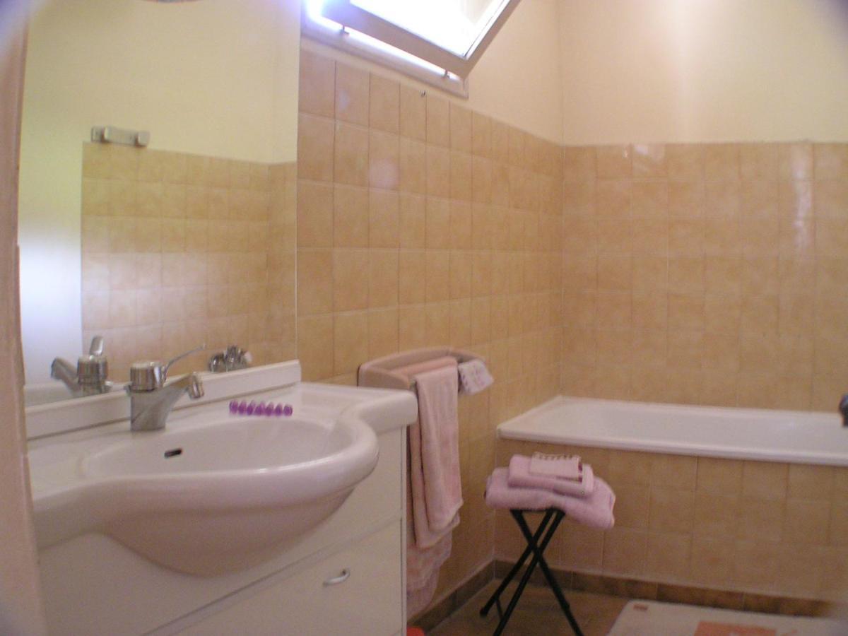 Les Mylanettes Bed & Breakfast Apt Bagian luar foto